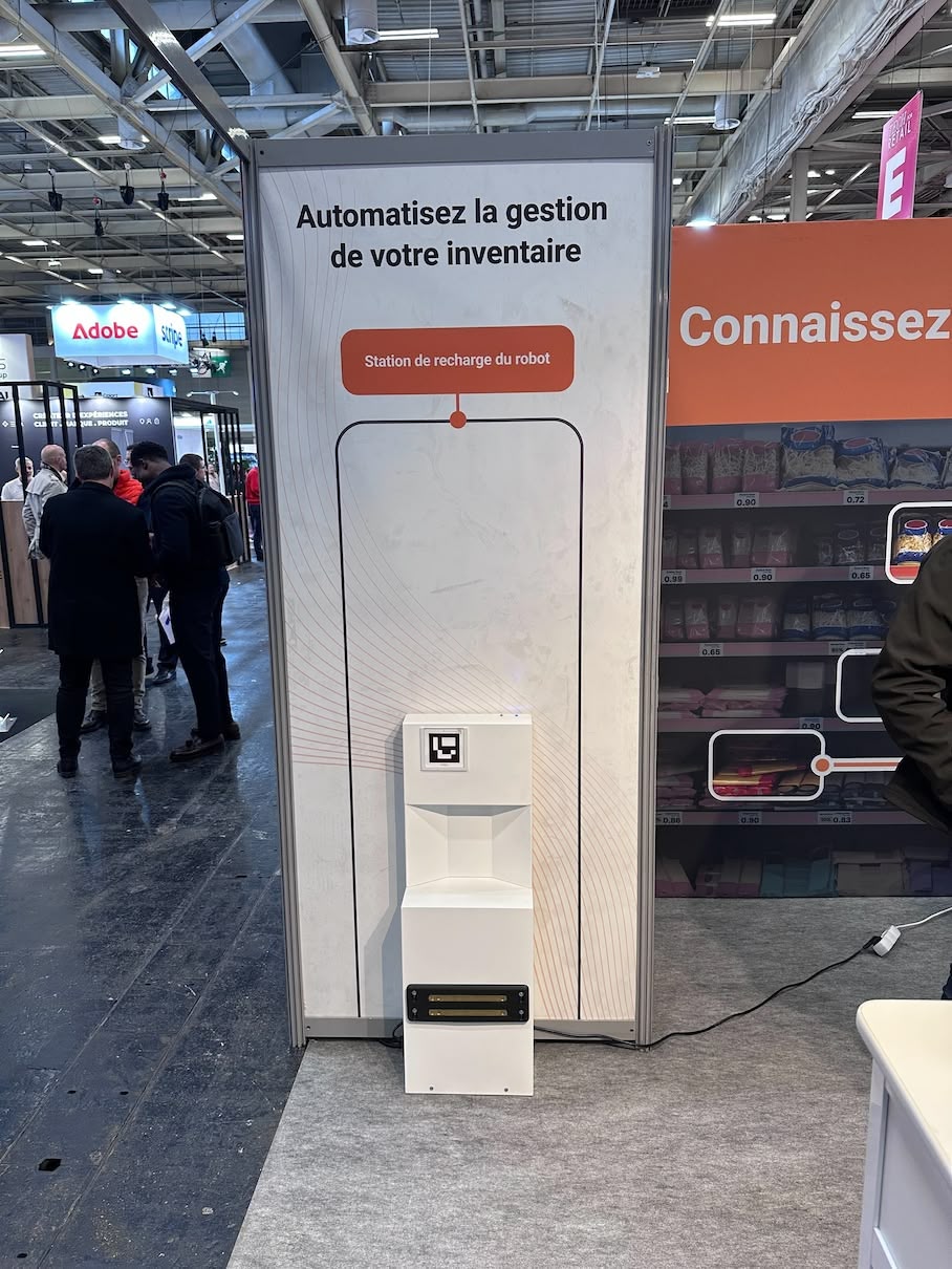 BrainCorp "Automatisez la gestion de votre inventaire" charging-station display